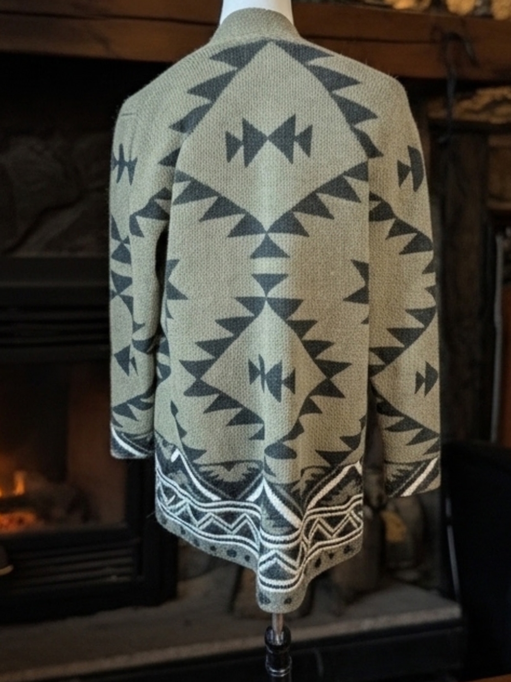 549. Frye "The Cozy" Aztec Western Print Long Cardigan - Picture 2 of 3